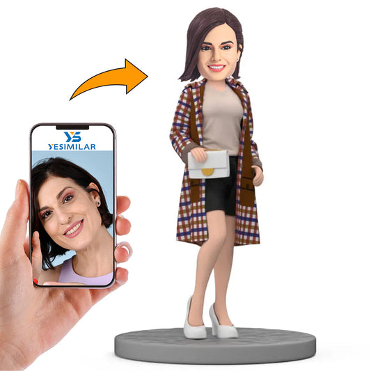 Handcraft Fashion Girl Holding Bag Custom Bobbleheads