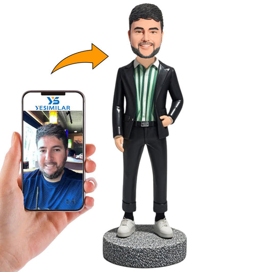 Street Style Star in Trendy Outfit Custom Bobbleheads